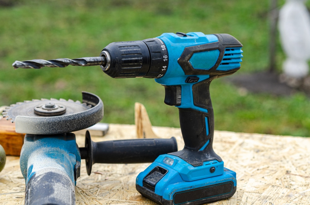how to charge a cordless drill battery without a charger